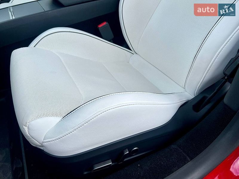 Седан Tesla Model 3 2024 в Капитановке