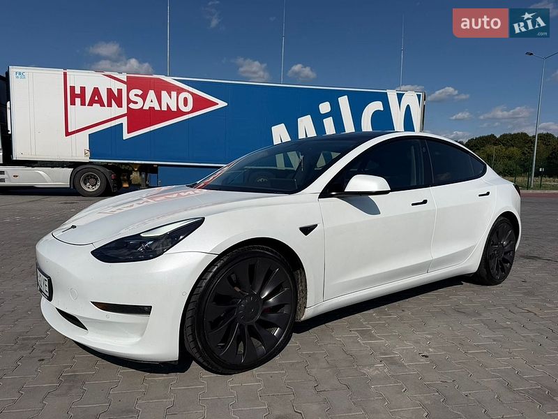 Седан Tesla Model 3 2021 в Луцьку