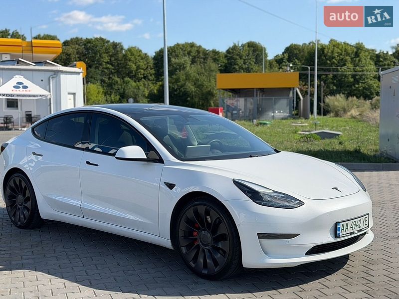 Седан Tesla Model 3 2021 в Луцьку