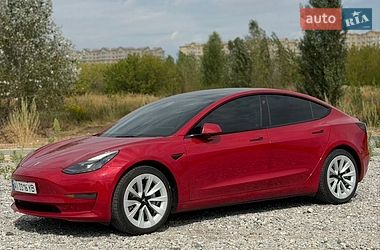 Седан Tesla Model 3 2022 в Києві