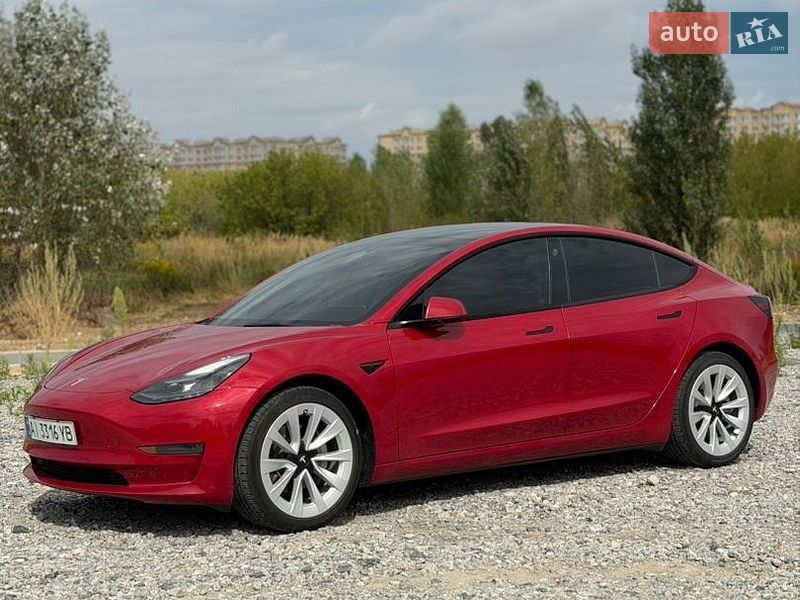 Седан Tesla Model 3 2022 в Києві