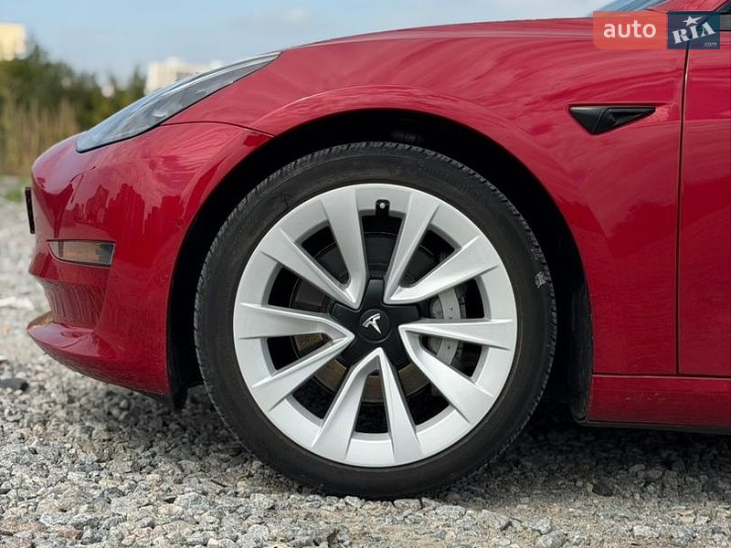 Седан Tesla Model 3 2022 в Києві
