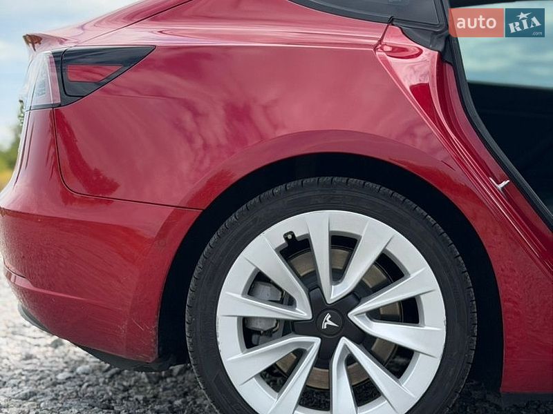 Седан Tesla Model 3 2022 в Києві
