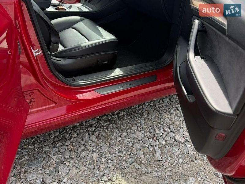 Седан Tesla Model 3 2022 в Києві
