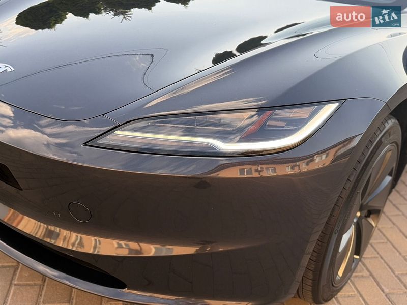 Седан Tesla Model 3 2024 в Днепре