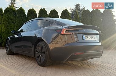 Седан Tesla Model 3 2024 в Днепре