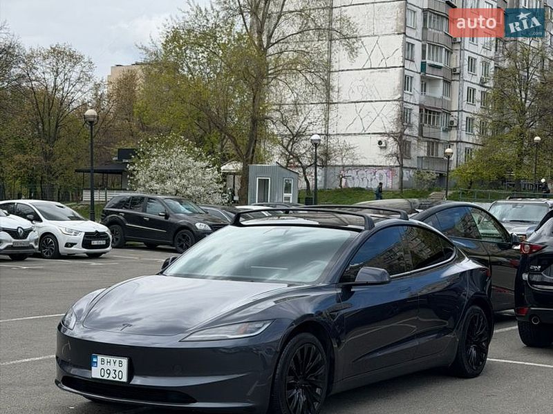 Седан Tesla Model 3 2024 в Киеве