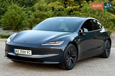 Седан Tesla Model 3 2025 в Днепре