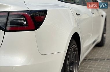 Седан Tesla Model 3 2022 в Киеве