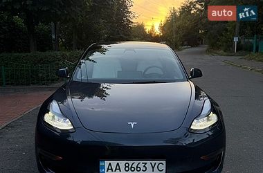 Седан Tesla Model 3 2022 в Киеве