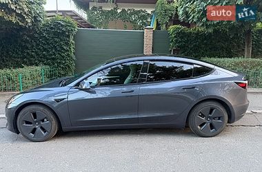 Седан Tesla Model 3 2022 в Киеве