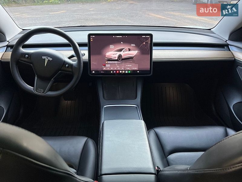 Седан Tesla Model 3 2022 в Тернополе