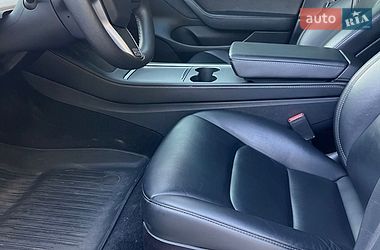 Седан Tesla Model 3 2022 в Тернополе