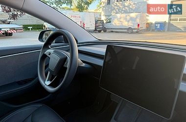 Седан Tesla Model 3 2024 в Одесі