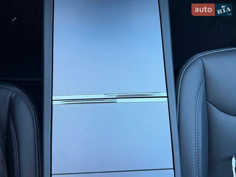 Седан Tesla Model 3 2024 в Одесі