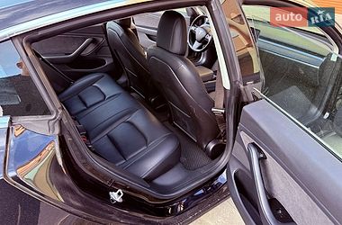 Седан Tesla Model 3 2018 в Львове