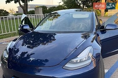 Седан Tesla Model 3 2020 в Дніпрі