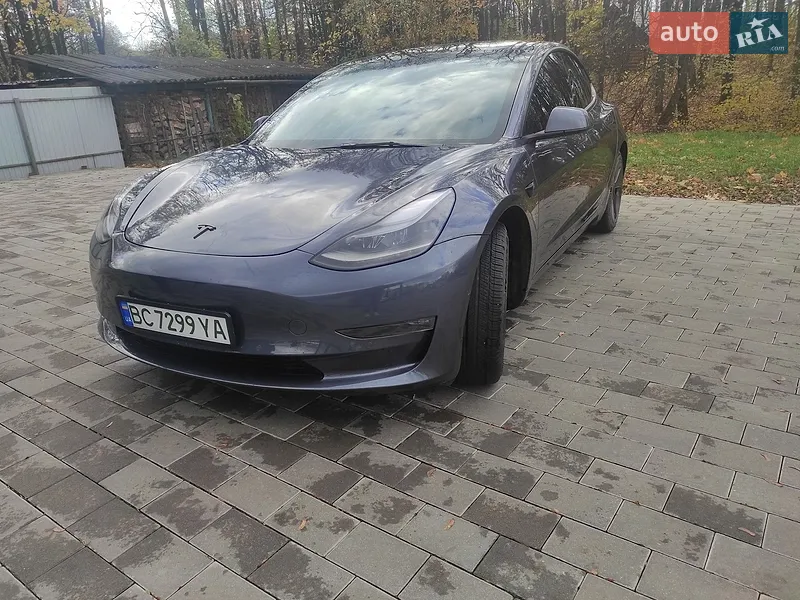 Tesla Model 3 2022