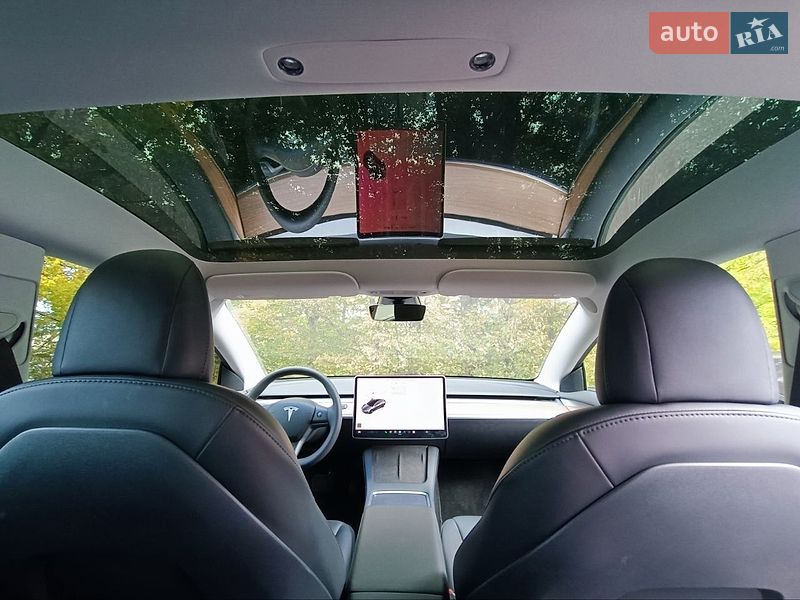 Седан Tesla Model 3 2022 в Долине