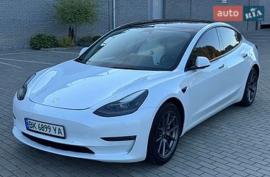 Седан Tesla Model 3 2021 в Костопілі