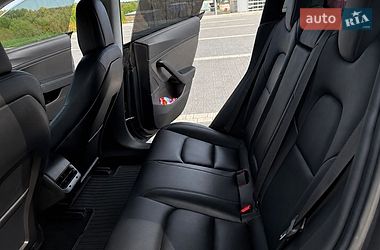 Седан Tesla Model 3 2018 в Львове