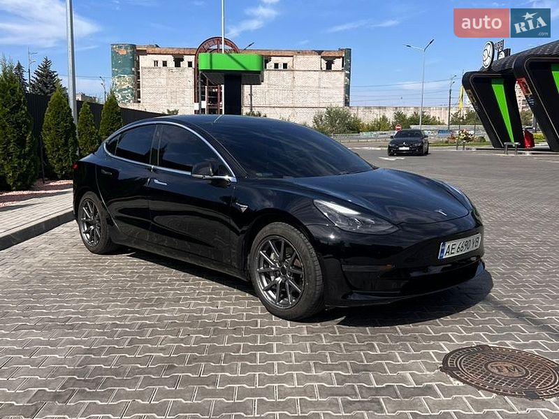 Tesla Model 3 2019
