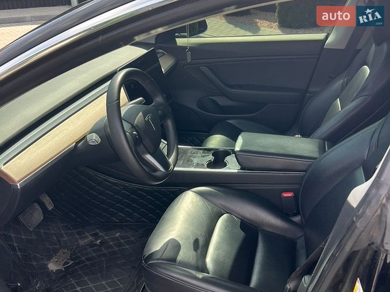 Седан Tesla Model 3 2019 в Днепре