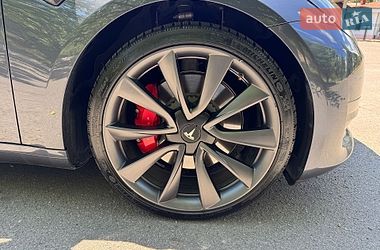 Седан Tesla Model 3 2020 в Миколаєві