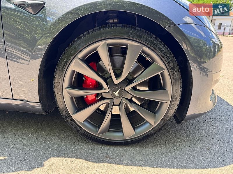 Седан Tesla Model 3 2020 в Миколаєві