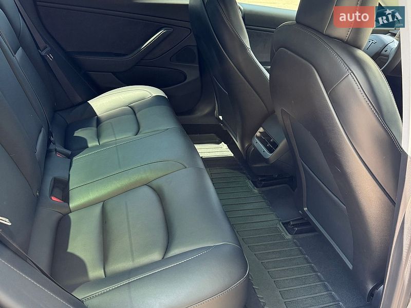 Седан Tesla Model 3 2020 в Миколаєві