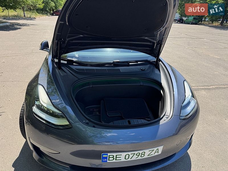 Седан Tesla Model 3 2020 в Миколаєві