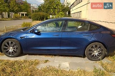 Седан Tesla Model 3 2021 в Києві