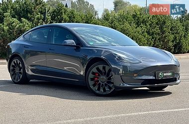 Седан Tesla Model 3 2021 в Киеве