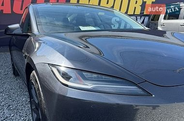 Седан Tesla Model 3 2025 в Стрию