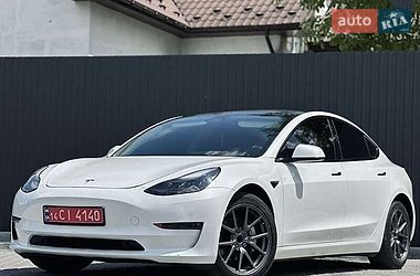 Седан Tesla Model 3 2023 в Киеве