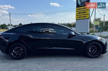 Седан Tesla Model 3 2023 в Львове