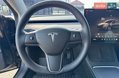 Седан Tesla Model 3 2023 в Львове