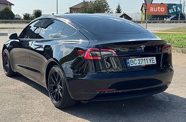 Седан Tesla Model 3 2023 в Львове