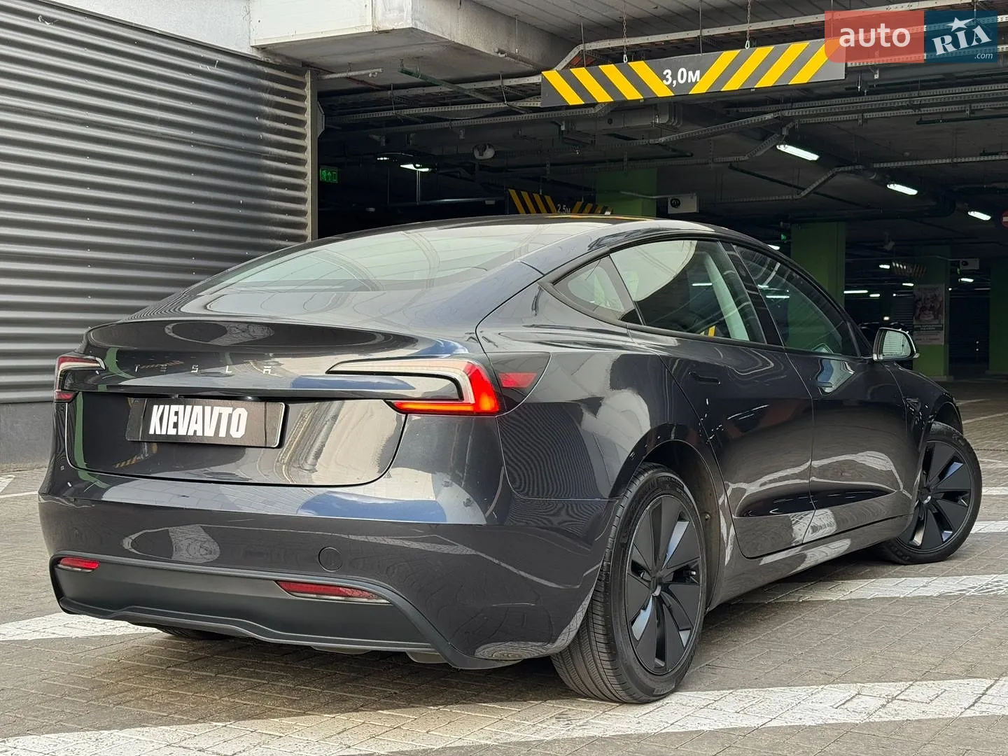 2025 Tesla Model 3 - мініатюра 10