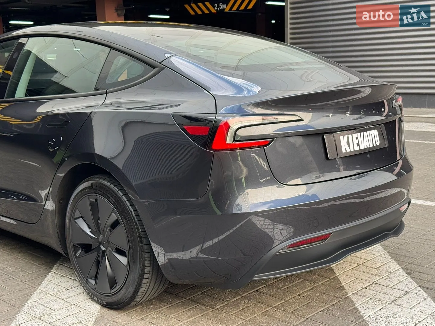 2025 Tesla Model 3 - мініатюра 16