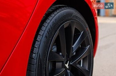Седан Tesla Model 3 2021 в Заліщиках