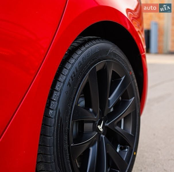Седан Tesla Model 3 2021 в Заліщиках