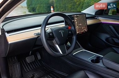 Седан Tesla Model 3 2021 в Заліщиках