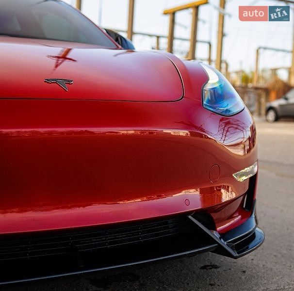 Седан Tesla Model 3 2021 в Заліщиках