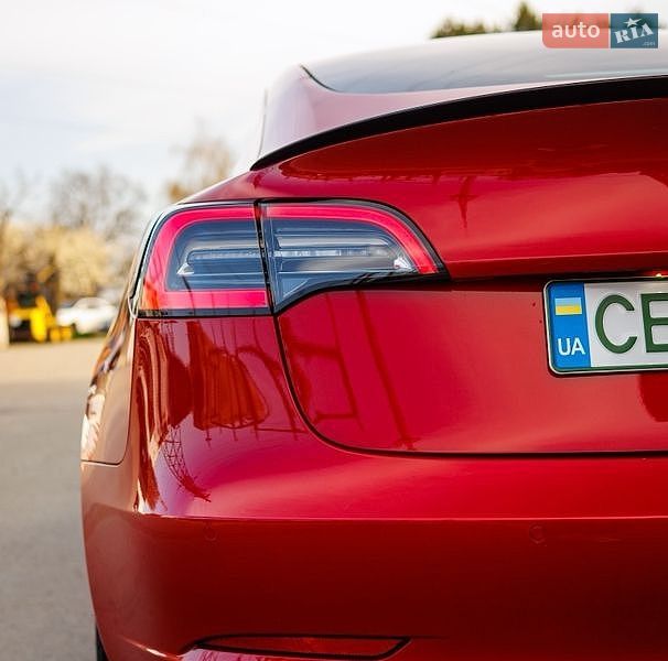 Седан Tesla Model 3 2021 в Заліщиках