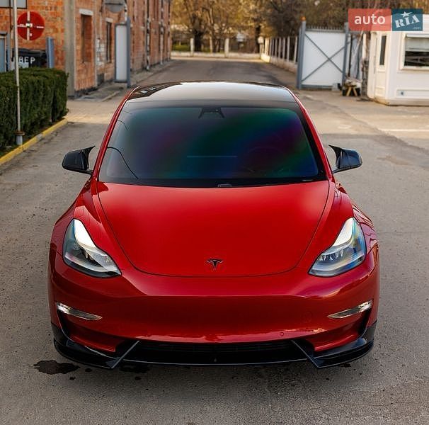 Седан Tesla Model 3 2021 в Заліщиках