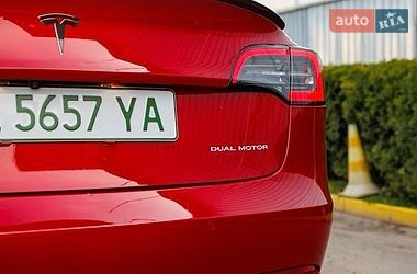 Седан Tesla Model 3 2021 в Заліщиках
