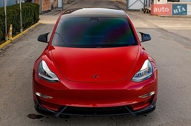 Седан Tesla Model 3 2021 в Заліщиках