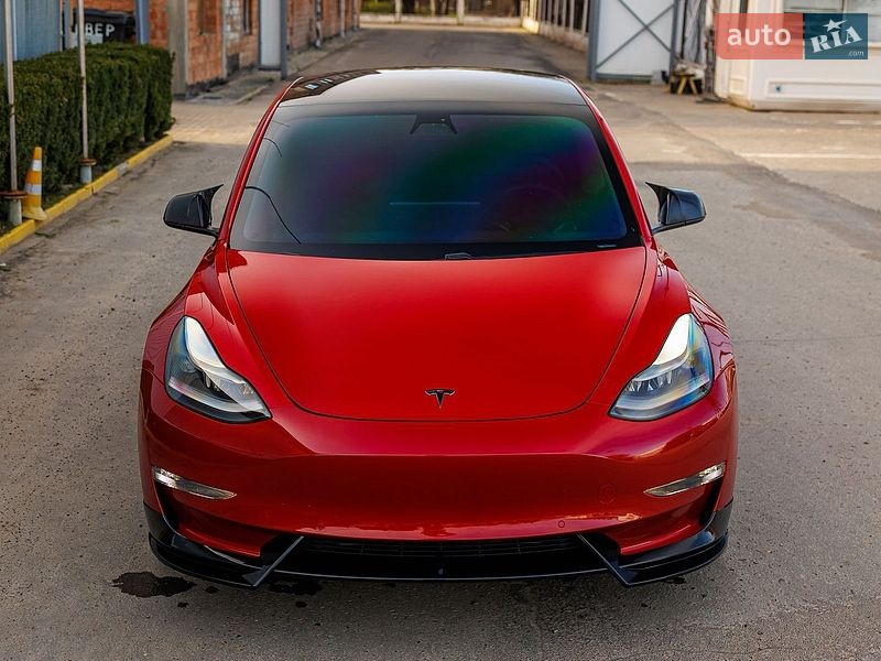 Седан Tesla Model 3 2021 в Заліщиках