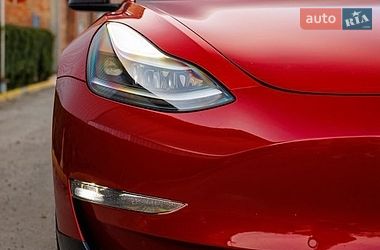 Седан Tesla Model 3 2021 в Заліщиках
